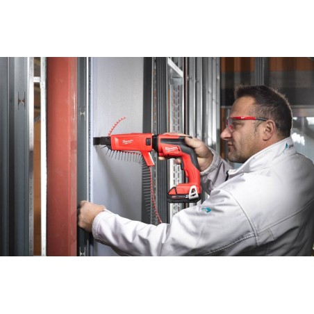 Wkrętarka do regipsów z magazynkiem 18V 2xAh Milwaukee M18 FSGC-202X