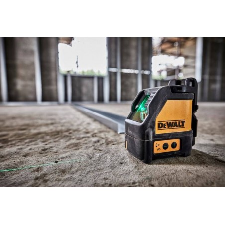 Samopoziomujący Laser Krzyżowy DeWalt DW088CG-XJ model z zieloną wiązką lasera  