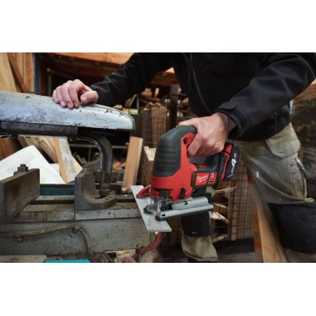 Wyrzynarka Milwaukee M18 BJS-402C AKU 2x 4,0 Ah