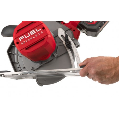 Pilarka tarczowa do metalu 66 mm 18V Milwaukee M18 FMCS66-121C