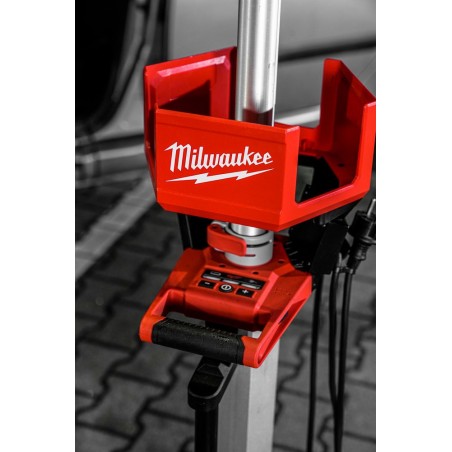 Mocna lampa stojąca z ładowarką Milwaukee M18 HOSALC-0