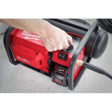 Kompresor akumulatorowy 18V Milwaukee M18FAC-0
