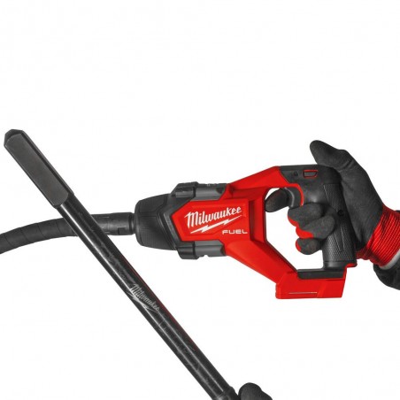 Igłowy wibrator do betonu z wałkiem 2,4 m, 18 V Milwaukee M18 FCVN24-0