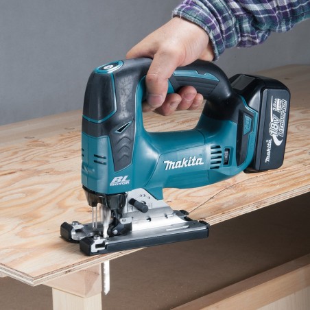 MAKITA WYRZYNARKA 18V  BLDC LI-ION BEZ AKUMULATORÓW I ŁADOWARKI