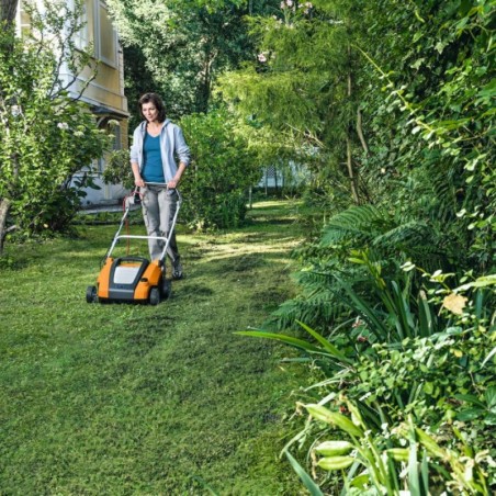 Kompaktowy elektryczny wertykulator STIHL RLE 240