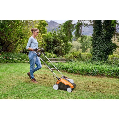 Wertykulator akumulatorowy 900W  34cm STIHL RLA 240