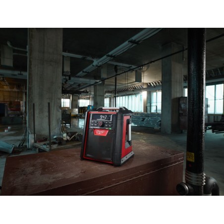 RADIO/ŁADOWARKA MILWAUKEE M18 RC-0