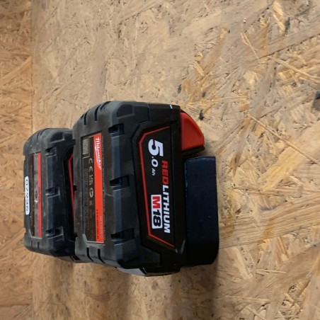 Uchwyt holder do akumulatora Milwaukee  M18 1 sztuka