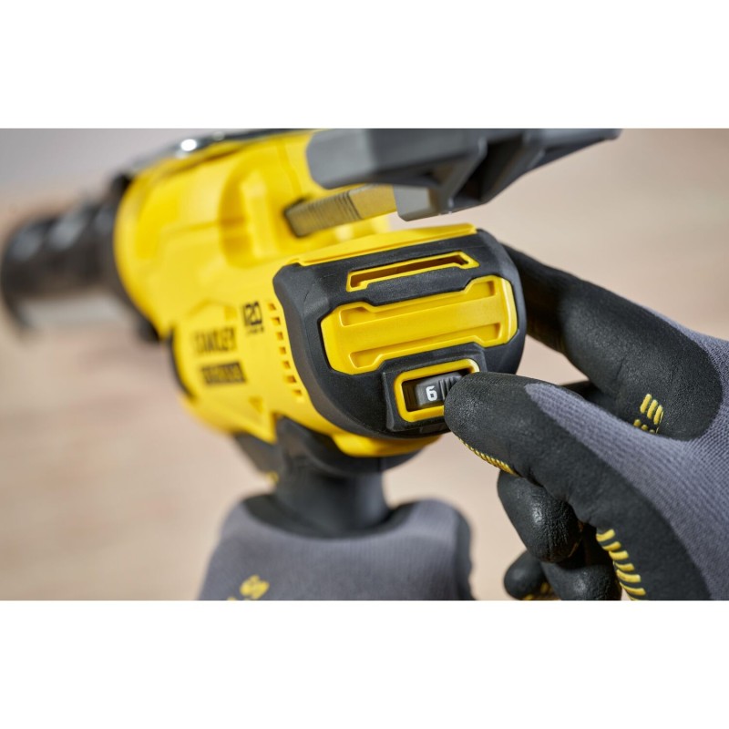 Pistolet do silikonu 18V Stanley SFMCE600B-XJ