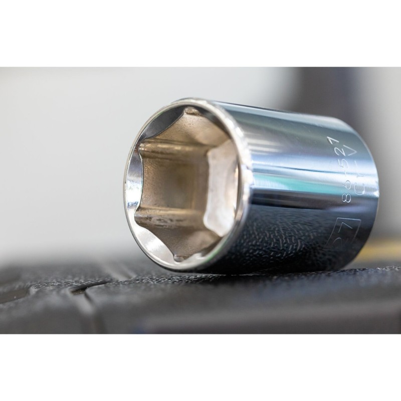 Zestaw kluczy nasadkowych 1/4" Stanley STMT82666-0