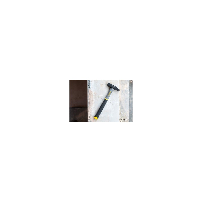 Młotek ślusarski z włókna szklanego  FIBERGLASS STANLEY STHT0-51906