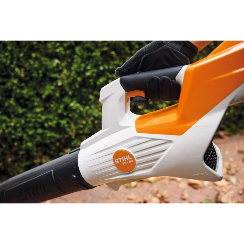 Dmuchawa akumulatorowa do liści AK STIHL BGA50 SET