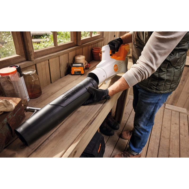 Dmuchawa akumulatorowa do liści AK STIHL BGA50 SET