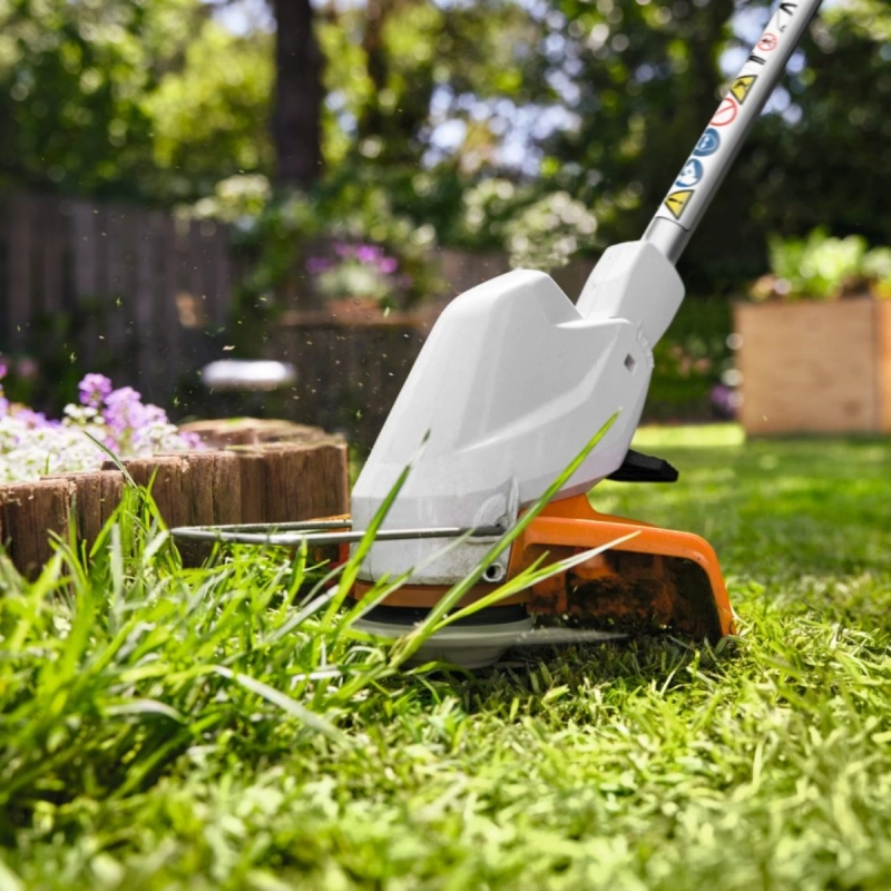 Podkaszarka akumulatorowa AS STIHL FSA30 SET