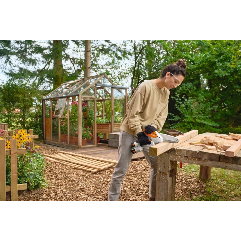 Piła pilarka łańcuchowa do drewna STIHL GTA30 SET