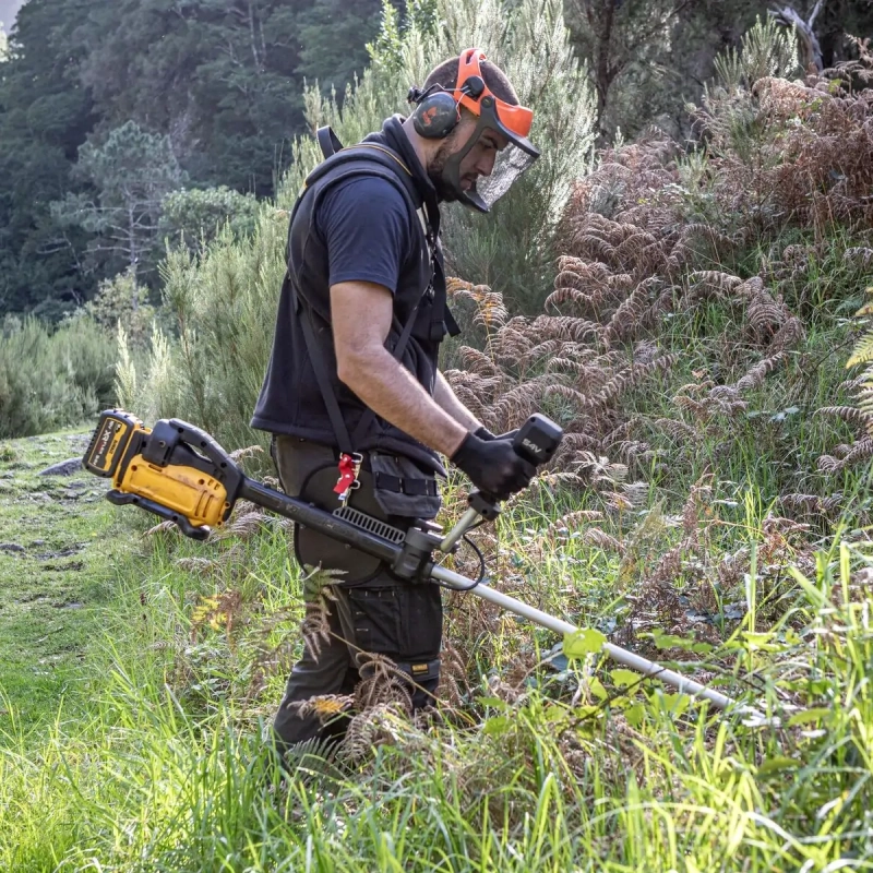 Podkaszarka z podwójnym uchwytem 54V 42cm DeWalt FlexVolt DCMST922N