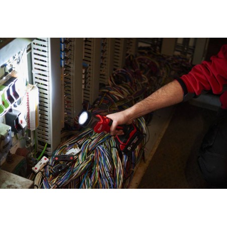 Latarka akumulatorowa LED Milwuakee M18 TLED-0 18V
